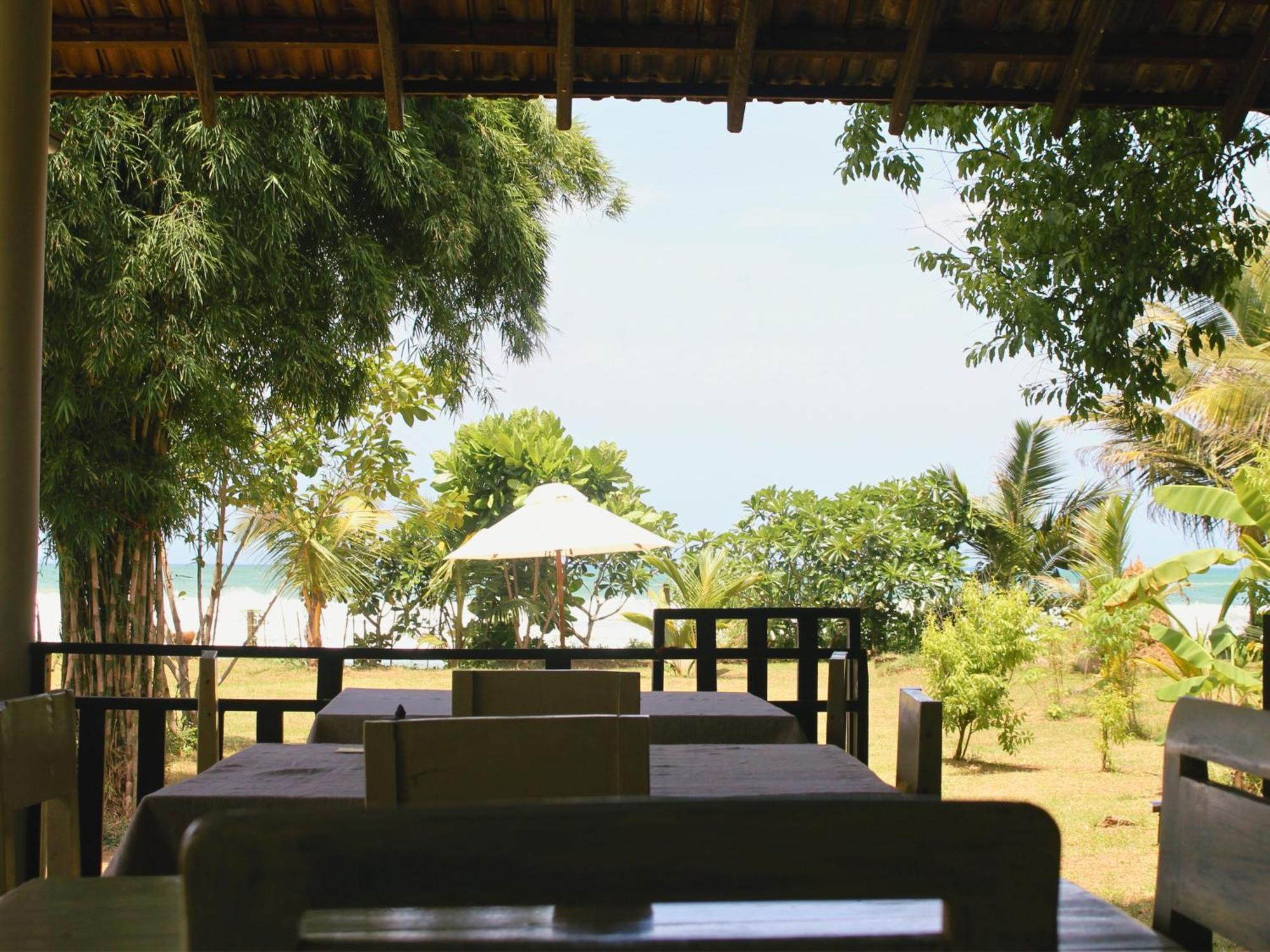 Calma - Surf, Yoga & Coffee On A Private Beach Dikwella Eksteriør billede